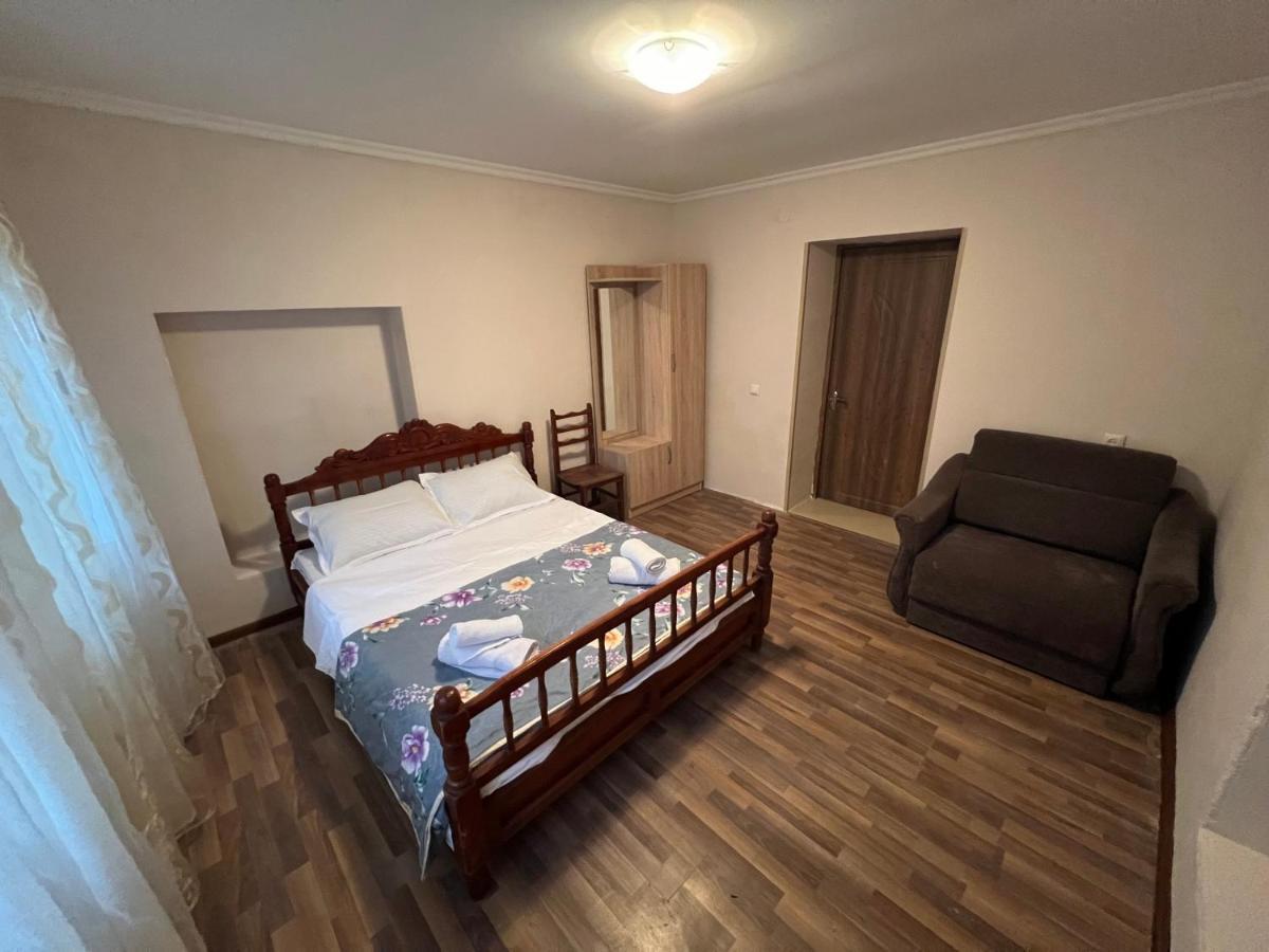 Cozy Apartment In The Centre Of คูทายสิ ภายนอก รูปภาพ