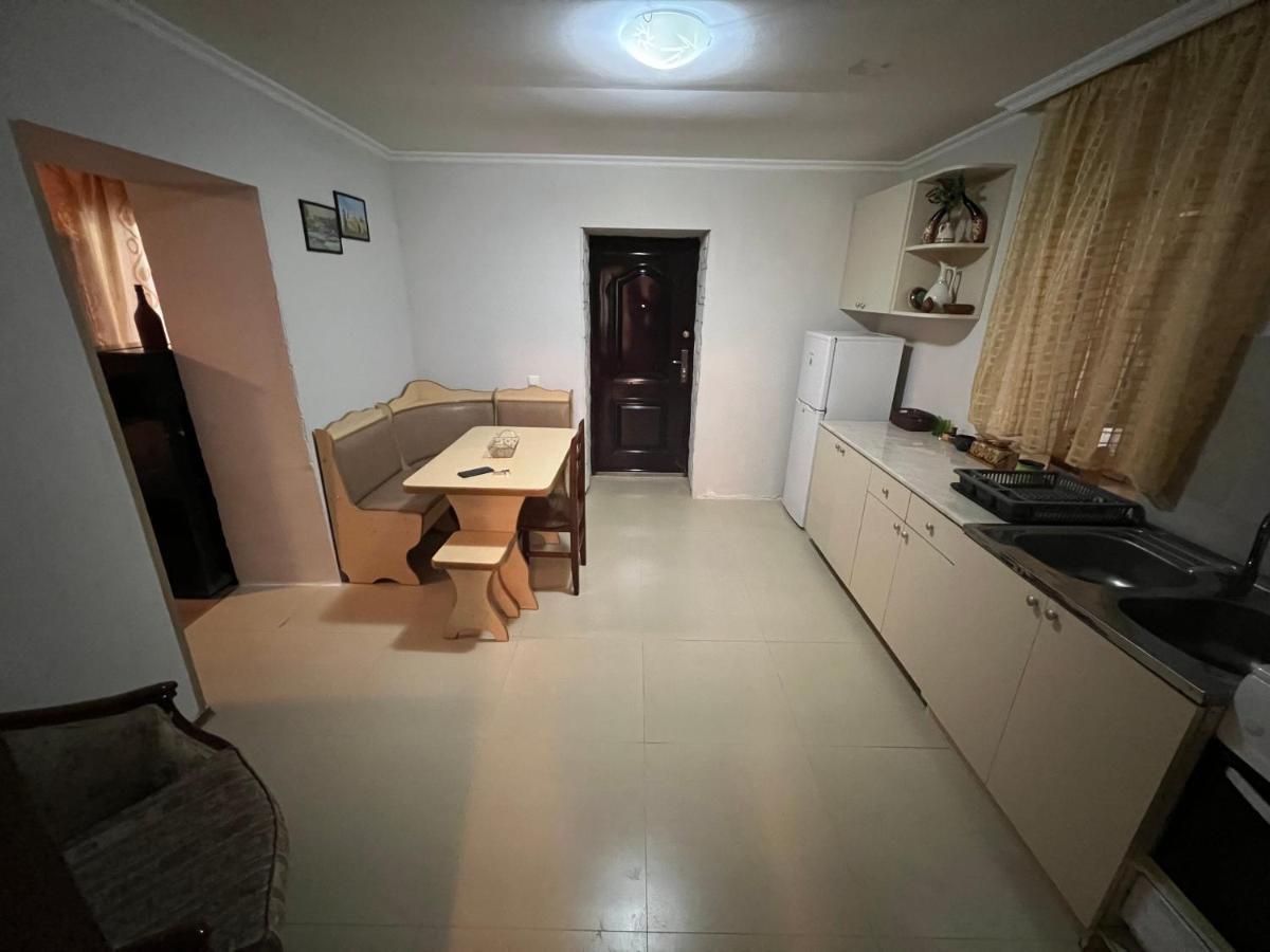 Cozy Apartment In The Centre Of คูทายสิ ภายนอก รูปภาพ